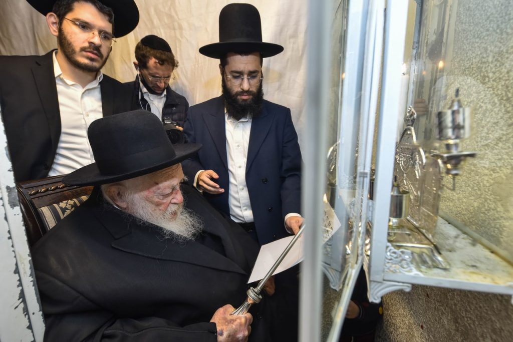 תיעוד: שר התורה בהדלקת נר חמישי