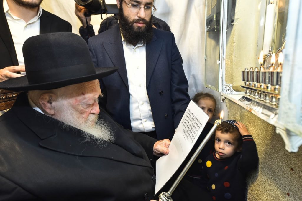 תיעוד: שר התורה בהדלקת נר חמישי