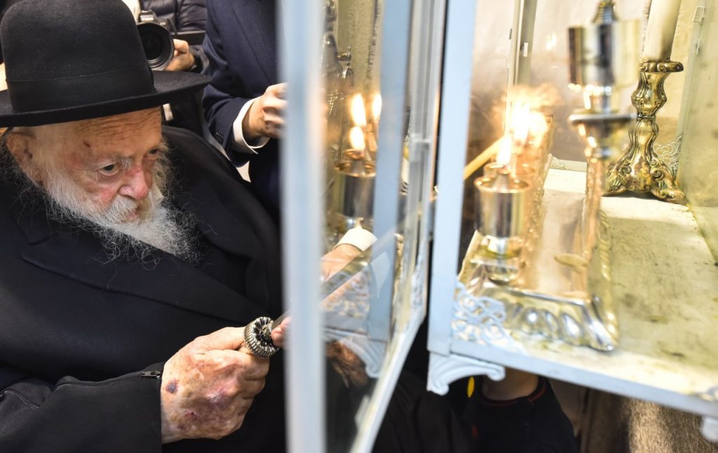 תיעוד: שר התורה בהדלקת נר חמישי