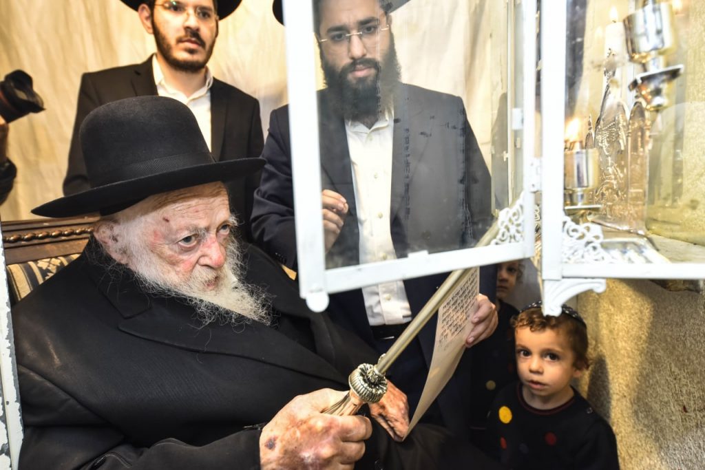 תיעוד: שר התורה בהדלקת נר חמישי