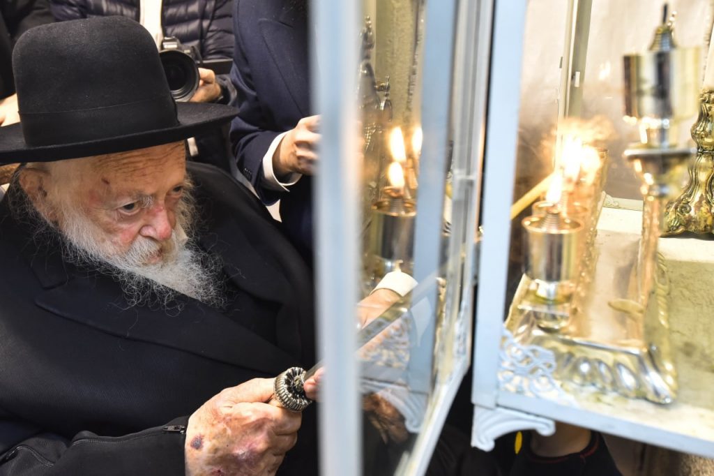 תיעוד: שר התורה בהדלקת נר חמישי