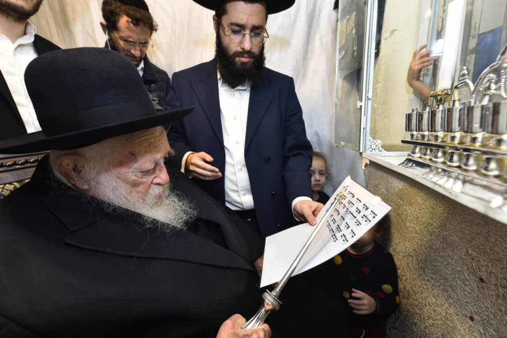 תיעוד: שר התורה בהדלקת נר חמישי