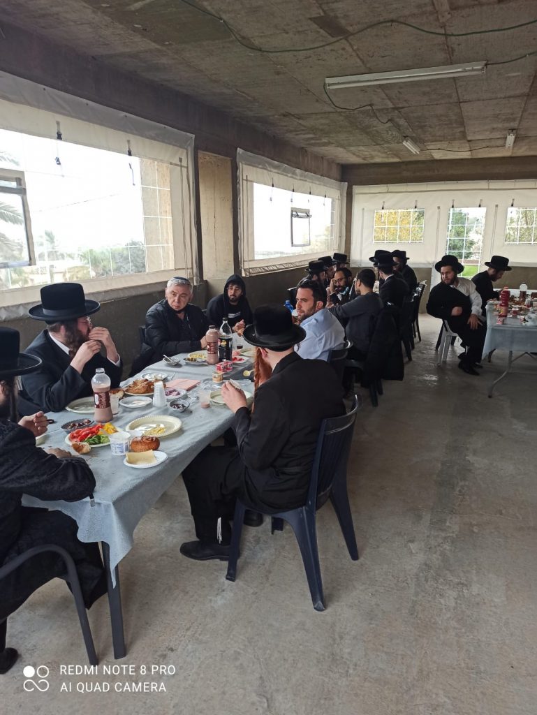 תיעוד: האדמו"ר הינוקא מלעלוב בסעודת הילולא תיעוד: האדמו"ר הינוקא מלעלוב בסעודת הילולא