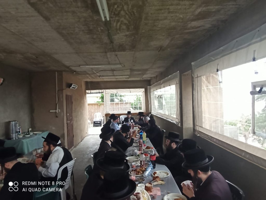 תיעוד: האדמו"ר הינוקא מלעלוב בסעודת הילולא תיעוד: האדמו"ר הינוקא מלעלוב בסעודת הילולא