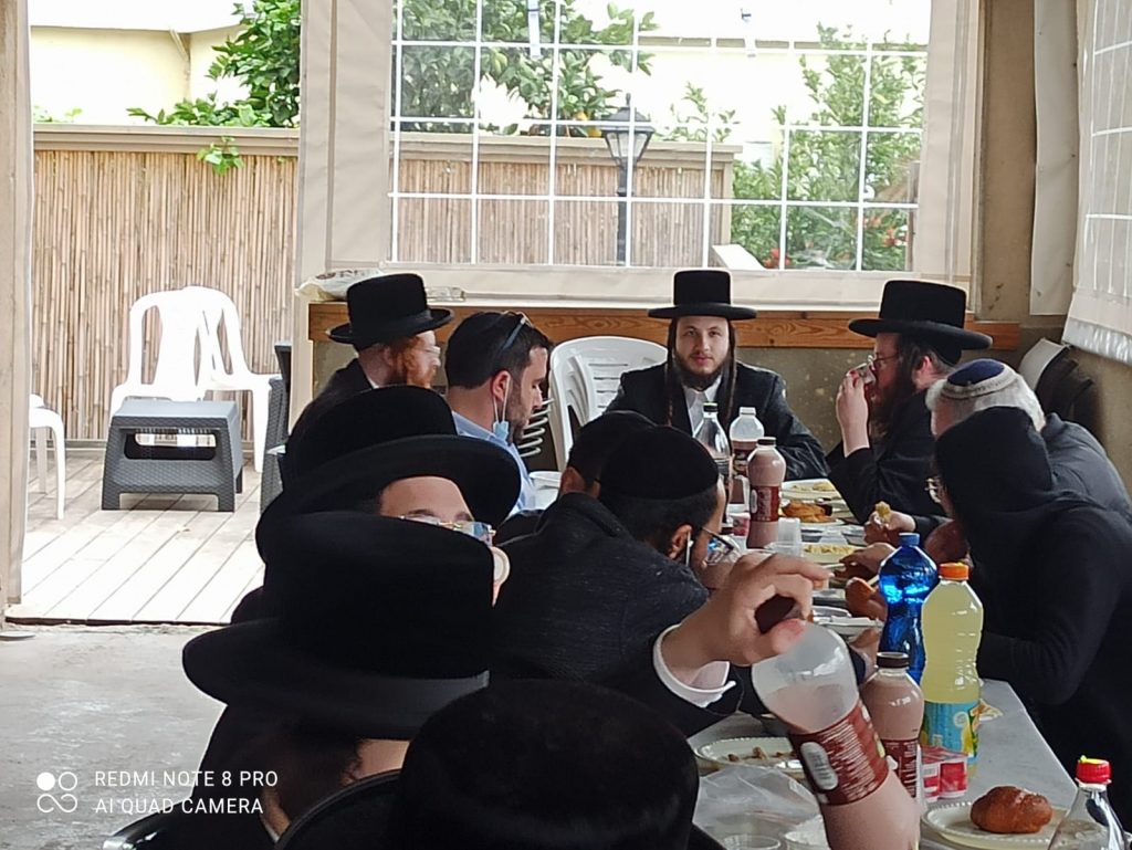 תיעוד: האדמו"ר הינוקא מלעלוב בסעודת הילולא תיעוד: האדמו"ר הינוקא מלעלוב בסעודת הילולא