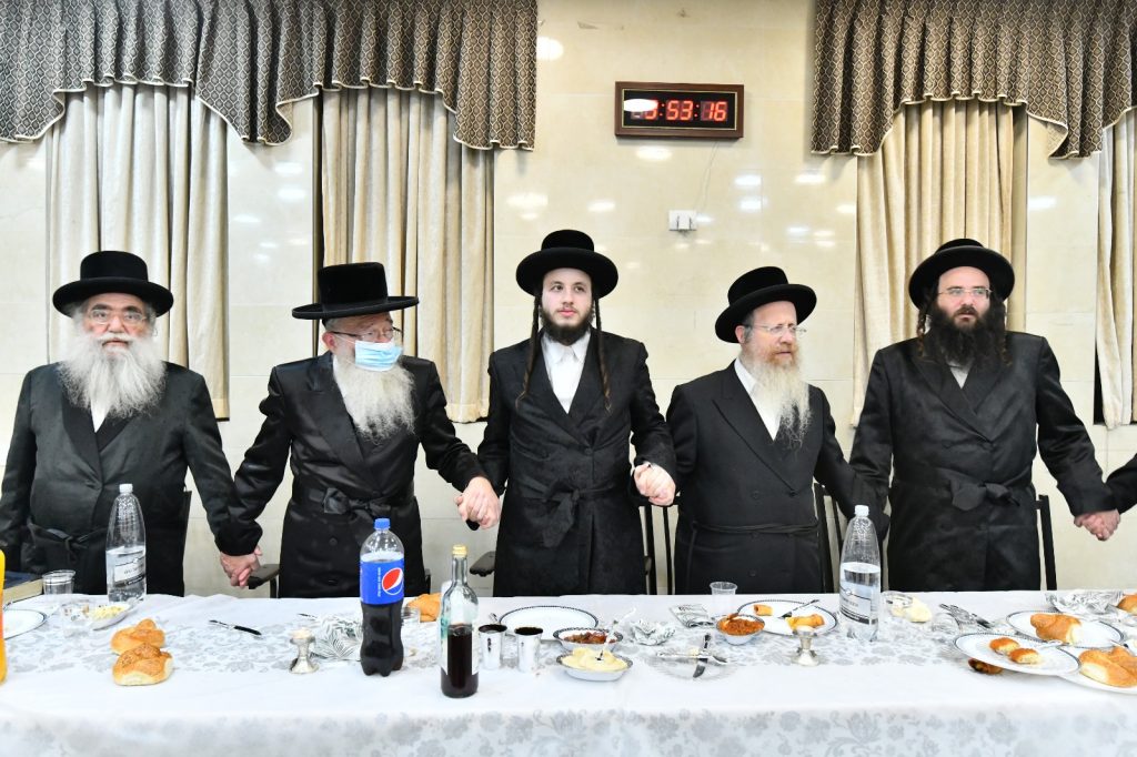 תיעוד: האדמו"ר הינוקא מלעלוב בסעודת הילולא תיעוד: האדמו"ר הינוקא מלעלוב בסעודת הילולא