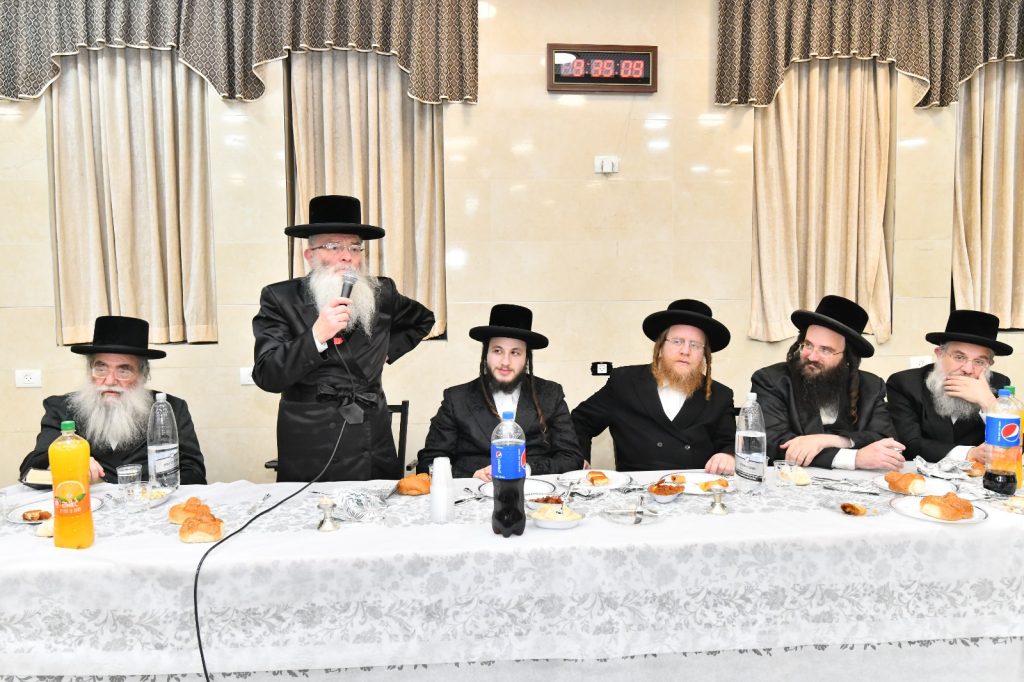 תיעוד: האדמו"ר הינוקא מלעלוב בסעודת הילולא תיעוד: האדמו"ר הינוקא מלעלוב בסעודת הילולא