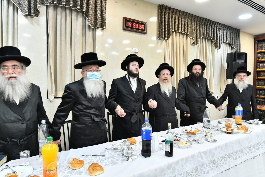 תיעוד: האדמו"ר הינוקא מלעלוב בסעודת הילולא תיעוד: האדמו"ר הינוקא מלעלוב בסעודת הילולא