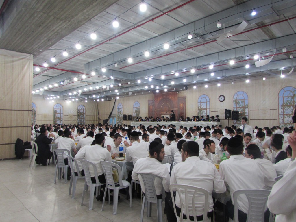 גלריה: מסיבת החנוכה בבית מדרש עליון