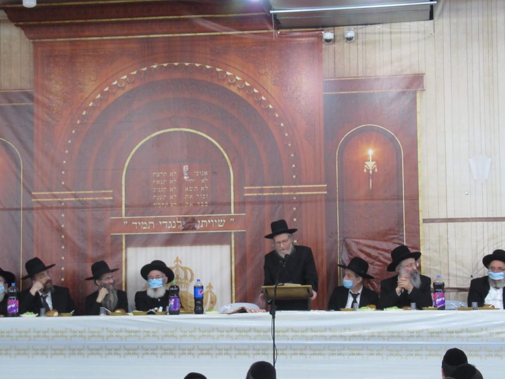 גלריה: מסיבת החנוכה בבית מדרש עליון