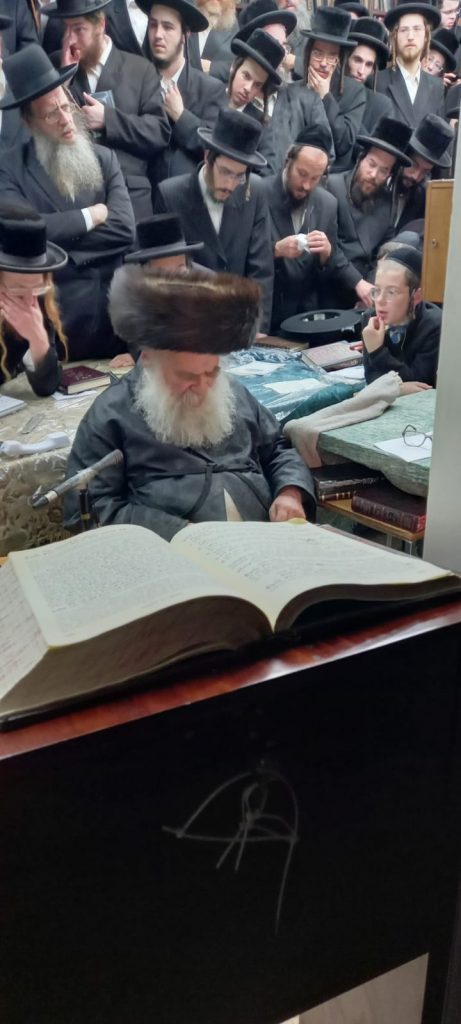 גלריה: גאב"ד מאקאווא בהדלקת נרות