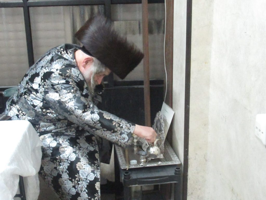 גלריה: האדמו"ר מטעמשוואר בהדלקת נרות