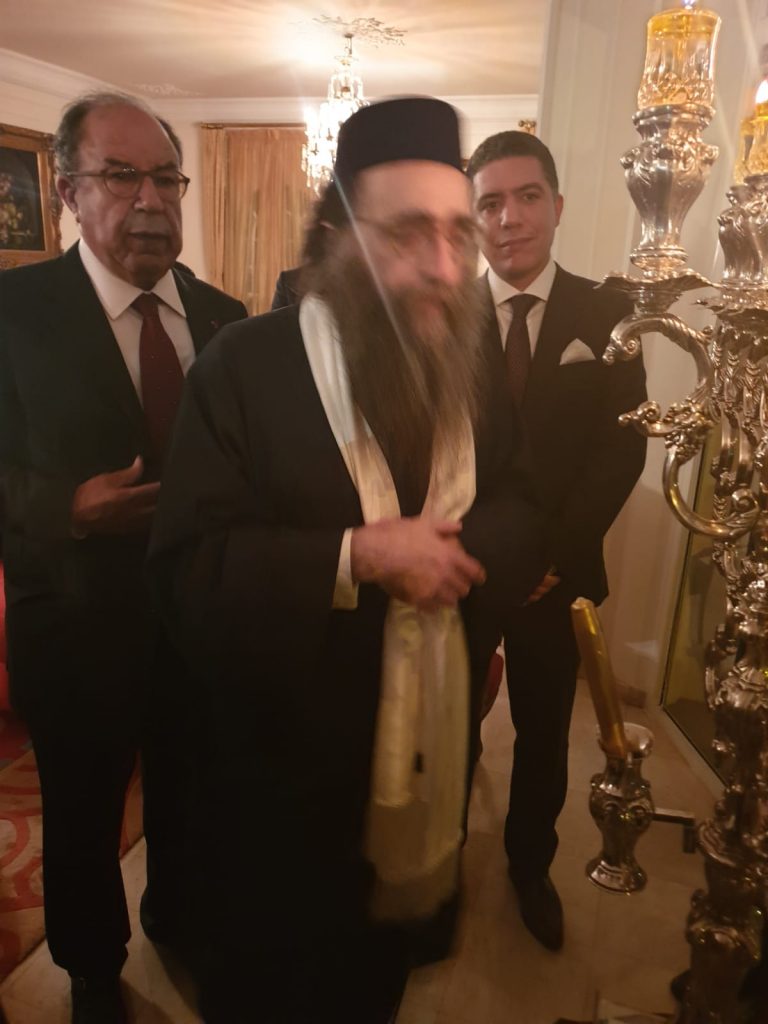 גלריה: האדמו"ר רבי יאשיהו פינטו בהדלקת נר חנוכה