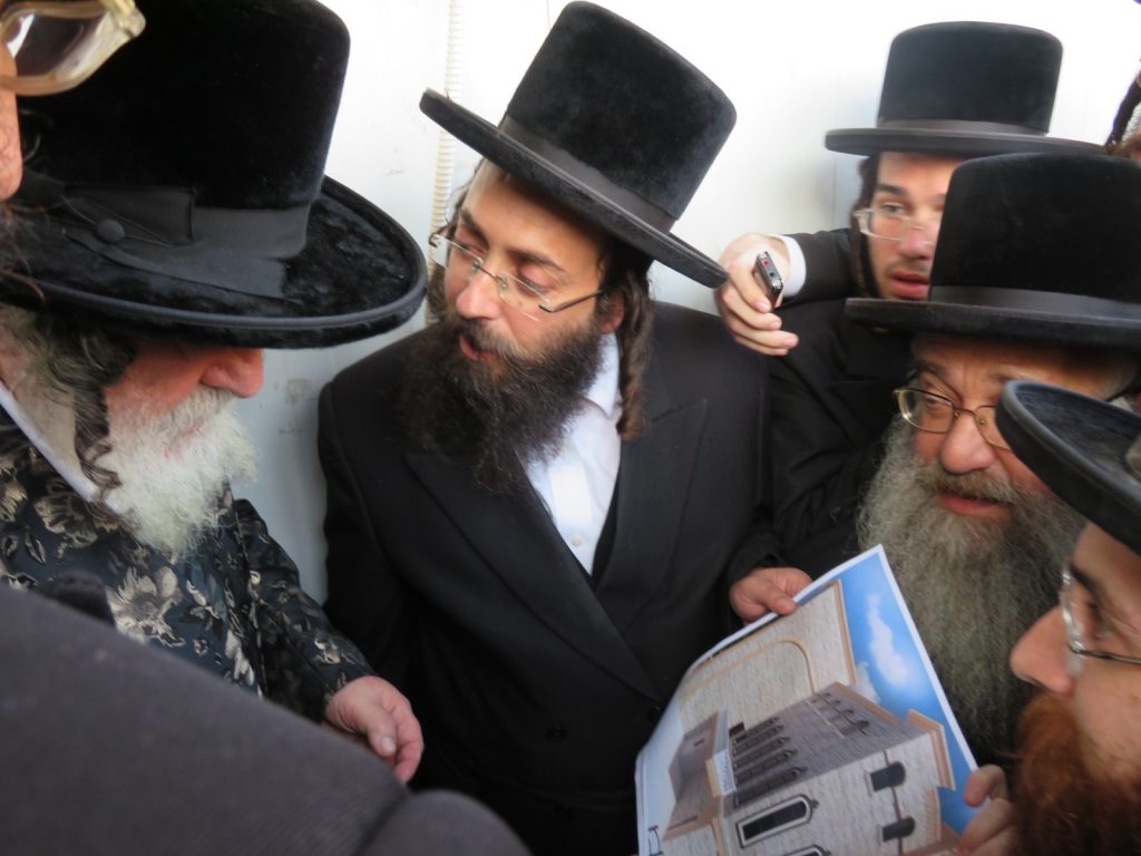 גלריה: חנוכת הבית לביהמ"ד ויזניץ באלעד