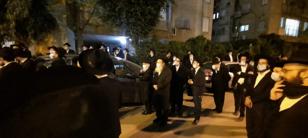 צפו: ראש הישיבה הגרב"ד סופד לאחיו הגר"ש פוברסקי