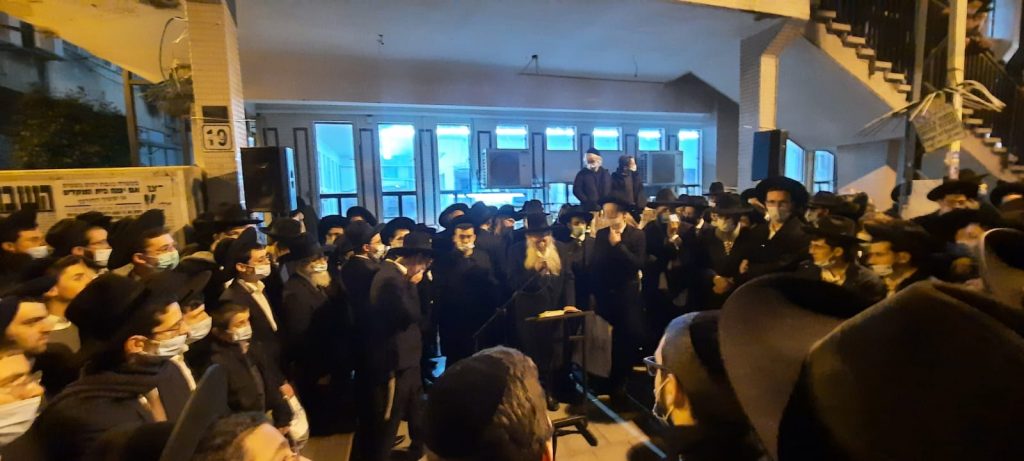 צפו: ראש הישיבה הגרב"ד סופד לאחיו הגר"ש פוברסקי