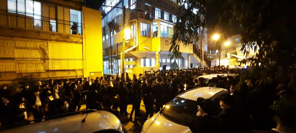 צפו: ראש הישיבה הגרב"ד סופד לאחיו הגר"ש פוברסקי