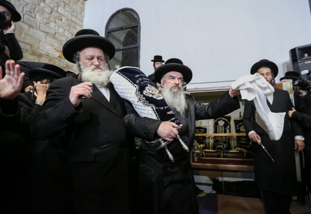 תיעוד: הכנסת ספר תורה לביהמ"ד לעלוב בצפת