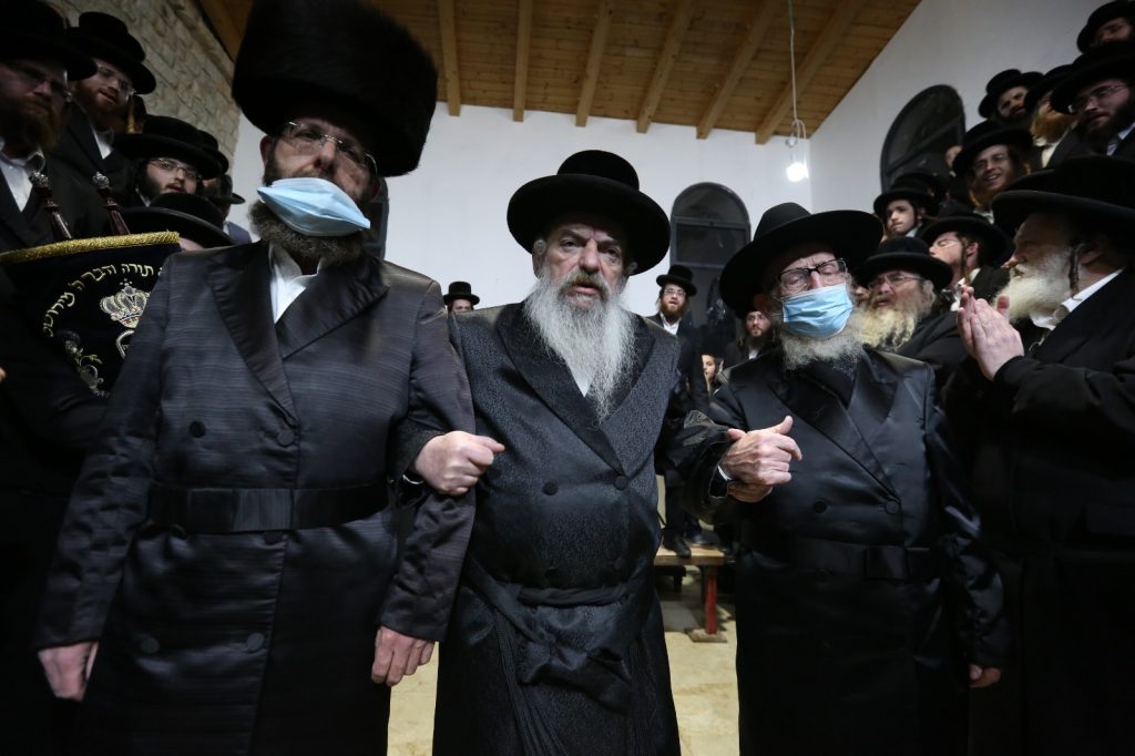 תיעוד: הכנסת ספר תורה לביהמ"ד לעלוב בצפת