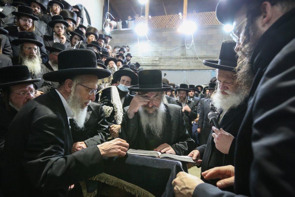 תיעוד: הכנסת ספר תורה לביהמ"ד לעלוב בצפת