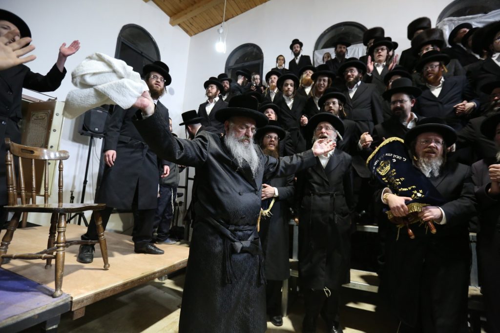 תיעוד: הכנסת ספר תורה לביהמ"ד לעלוב בצפת