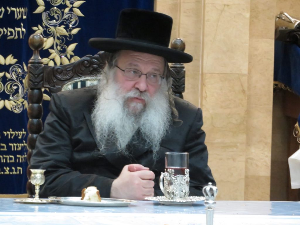 האדמו''ר מנדבורנה בעריכת טיש יארצייט