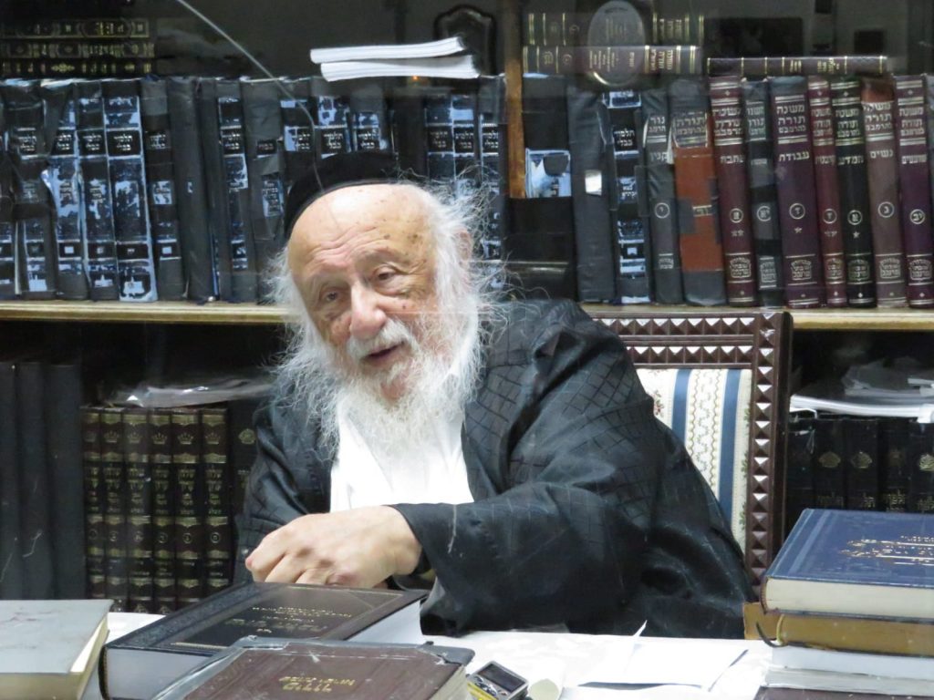 תיעוד מאוהל השבעה של הגרב"ד פוברסקי תיעוד מאוהל השבעה של הגרב"ד פוברסקי