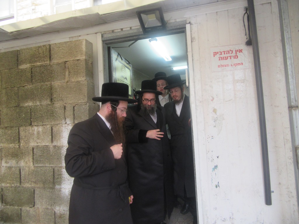 האדמו"ר מסקולען חיזק את הבחורים הצעירים