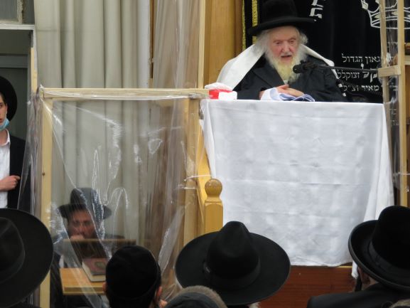 הראב"ד הגר"מ שטרנבוך בהספד ב'מיר'