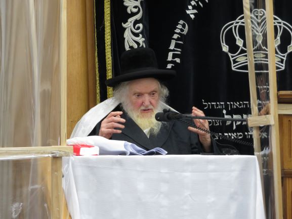 הראב"ד הגר"מ שטרנבוך בהספד ב'מיר'