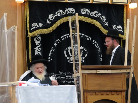 הראב"ד הגר"מ שטרנבוך בהספד ב'מיר'