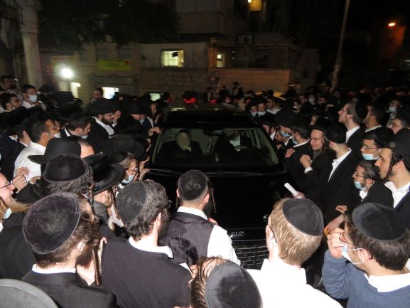 הראב"ד הגר"מ שטרנבוך בהספד ב'מיר'