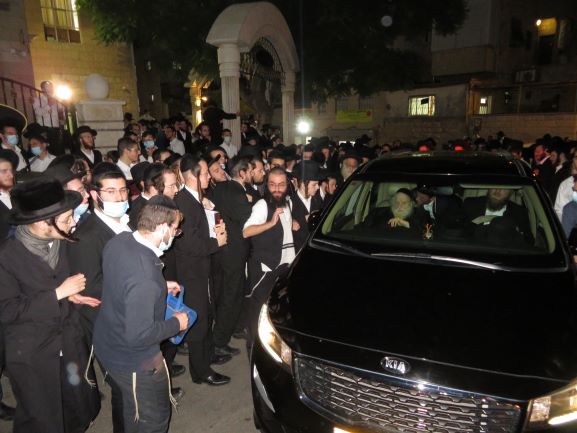 הראב"ד הגר"מ שטרנבוך בהספד ב'מיר'