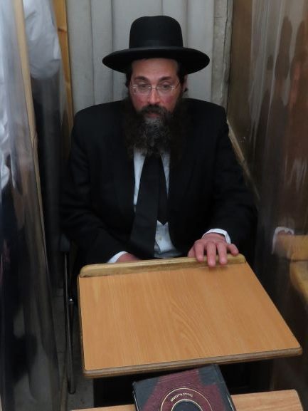 הראב"ד הגר"מ שטרנבוך בהספד ב'מיר'