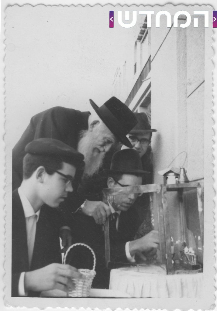 תמונות נדירות: גדו"י זצוק"ל ושיבדלחט"א בהדלקת נרות חנוכה