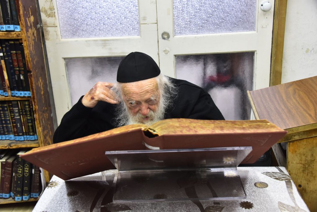 תיעוד: כך מציין מרן שר התורה את יום הולדתו ה-93