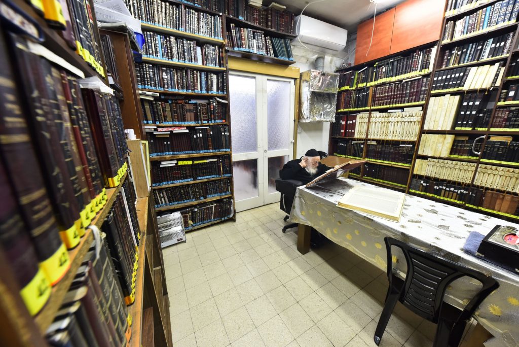 תיעוד: כך מציין מרן שר התורה את יום הולדתו ה-93