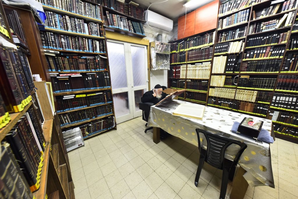 תיעוד: כך מציין מרן שר התורה את יום הולדתו ה-93