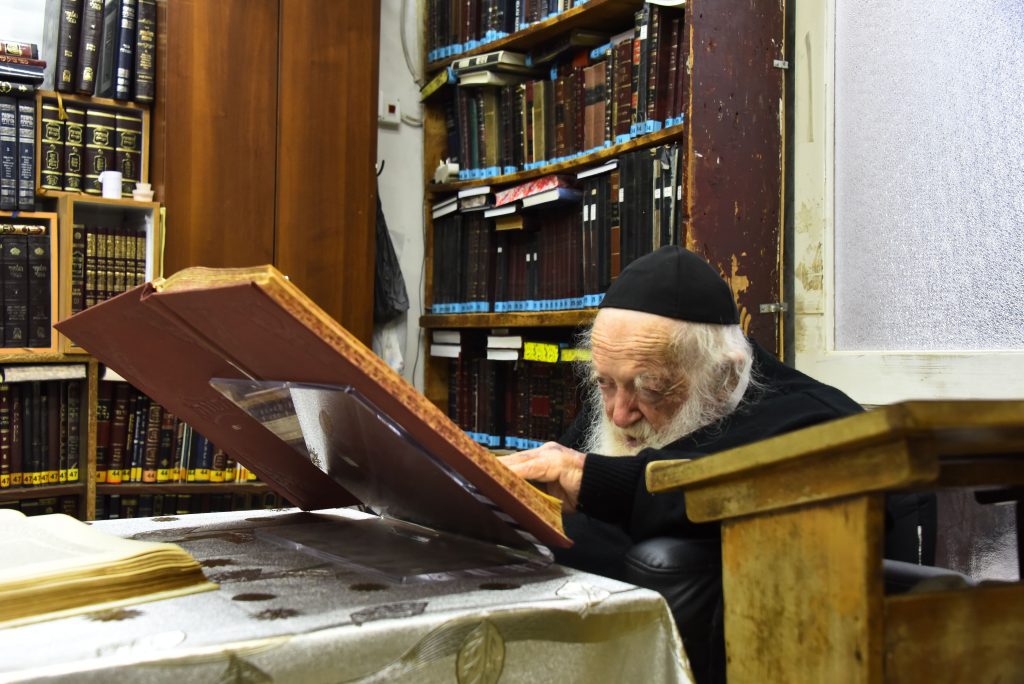 תיעוד: כך מציין מרן שר התורה את יום הולדתו ה-93