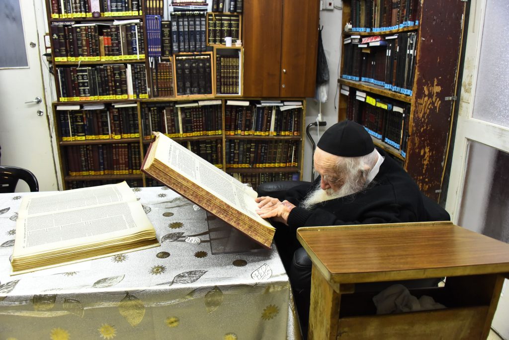 תיעוד: כך מציין מרן שר התורה את יום הולדתו ה-93