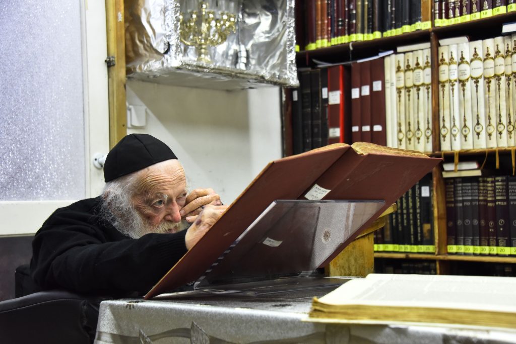 תיעוד: כך מציין מרן שר התורה את יום הולדתו ה-93