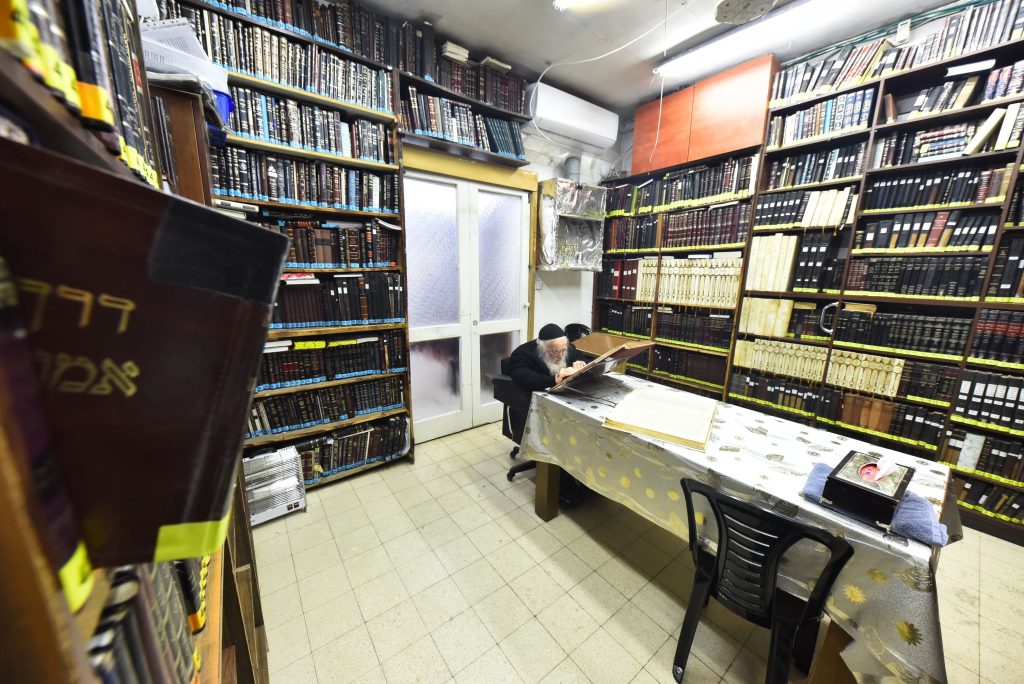 תיעוד: כך מציין מרן שר התורה את יום הולדתו ה-93