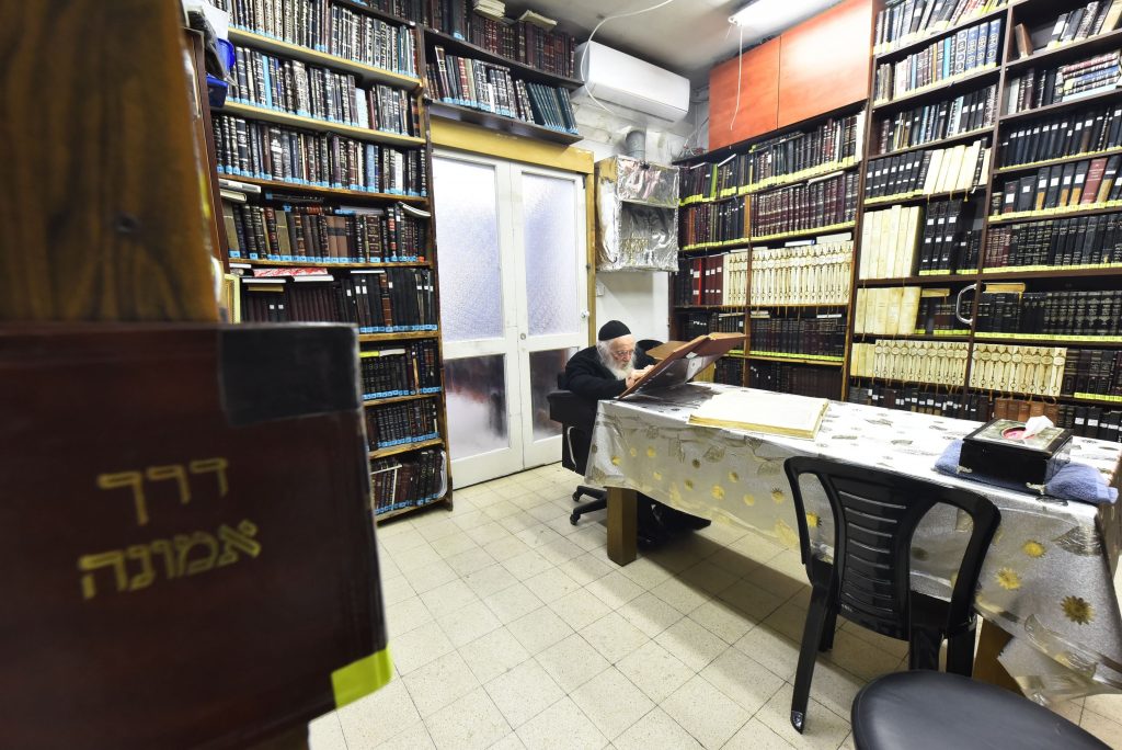 תיעוד: כך מציין מרן שר התורה את יום הולדתו ה-93