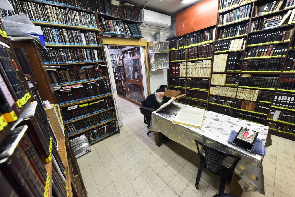 תיעוד: כך מציין מרן שר התורה את יום הולדתו ה-93