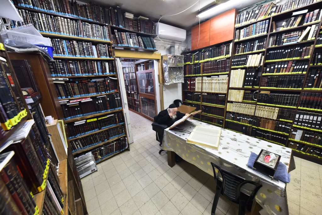 תיעוד: כך מציין מרן שר התורה את יום הולדתו ה-93