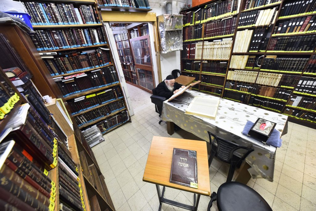 תיעוד: כך מציין מרן שר התורה את יום הולדתו ה-93