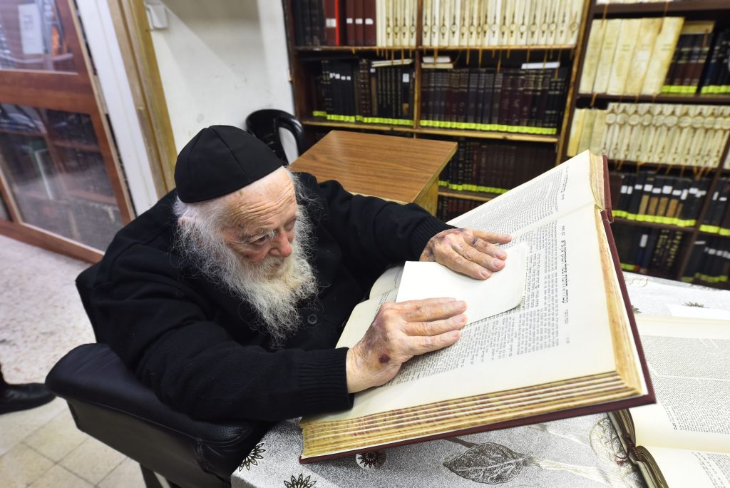 תיעוד: כך מציין מרן שר התורה את יום הולדתו ה-93