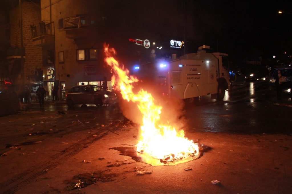 תיעוד: עצרת המחאה נגד הרכבת הקלה הלילה בירושלים