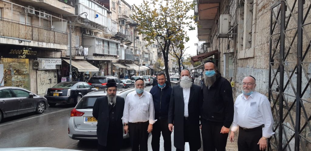 בעלי החנויות התכנסו כדי להודות ליוסי דייטש