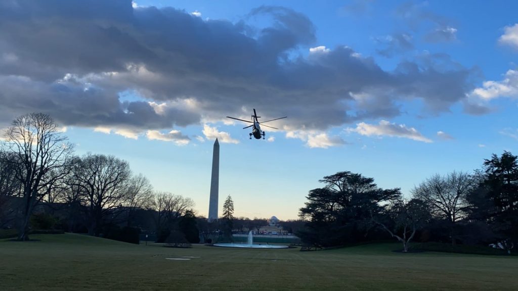 נשיא ארה"ב עזב את הבית הלבן לקראת השבעת ביידן